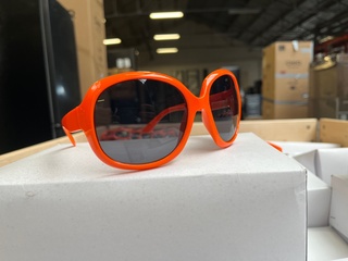 Ca. 1000x Zonnebril dames model oranje